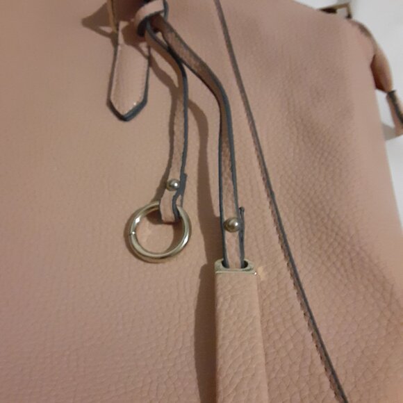 NWOT Just Fab Structured Vegan Leather Handbag And Charm Blush/Light Peach - Picture 6 of 8